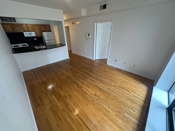 4th image of 162 Orchard St APT 5B