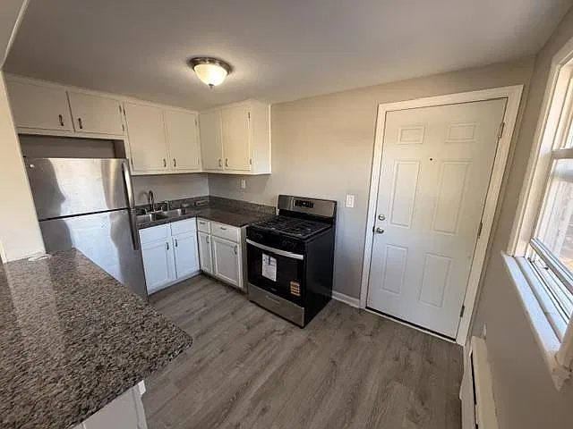 124 E State St. — Photo 3