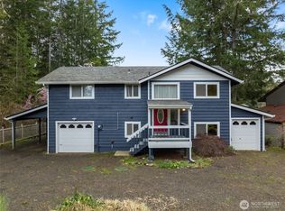370 N Fairway Dr E, Hoodsport, WA 98548
