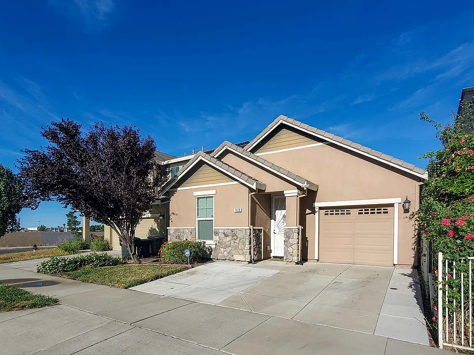 7528 Georgica Way