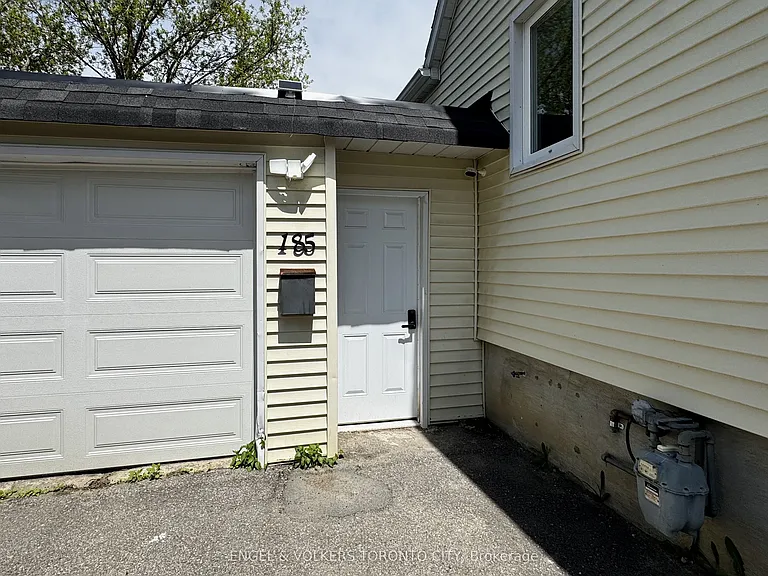 185 Rumble Ave #2 — Photo 14