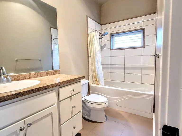3814 Interlake Ave N #B — Photo 10