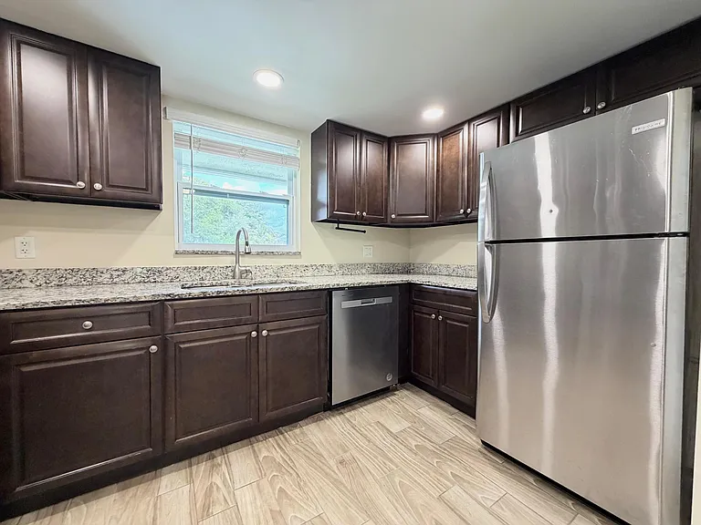 3794 SE County Line Rd #102 — Photo 5