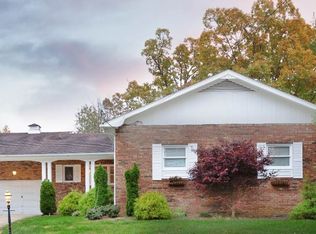 161 Honeysuckle Ln, Huntington, WV 25701