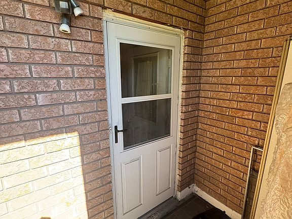 2nd image of 66 Simpson Ave