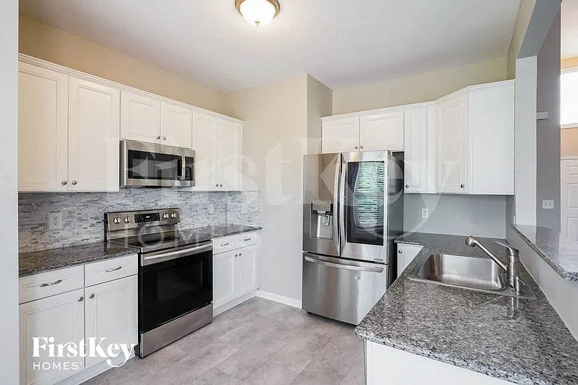 3 bed, 2.5 bath, 1645 sqft, $1,770 — Photo 4