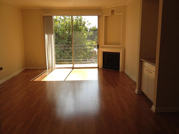 3rd image of 1245 McClellan Dr #106