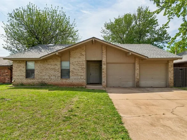 1217 Del Norte Dr, Edmond, OK 73003