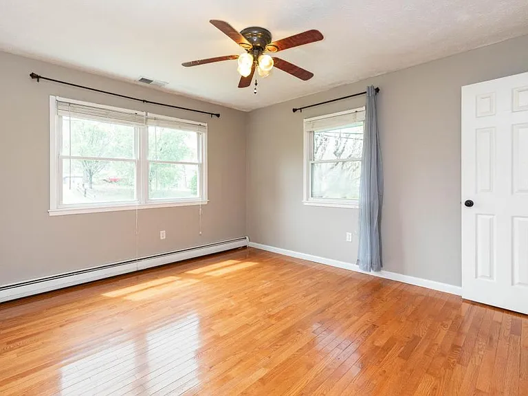 41 Kennedy Rd — Photo 8