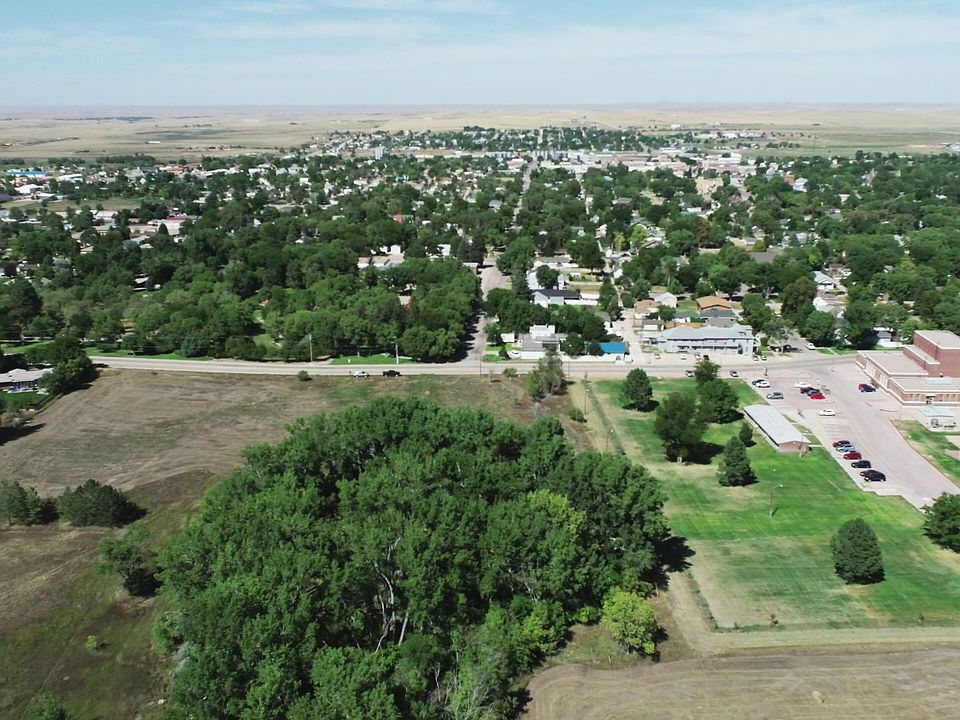 E 10th St, Chadron, NE 69337 | Zillow