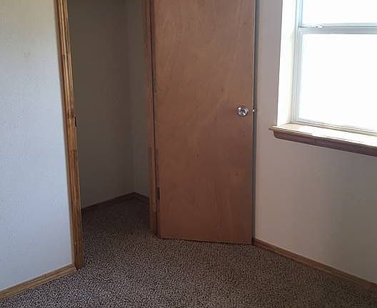 3rd image of 818 S Mackenzie Ave