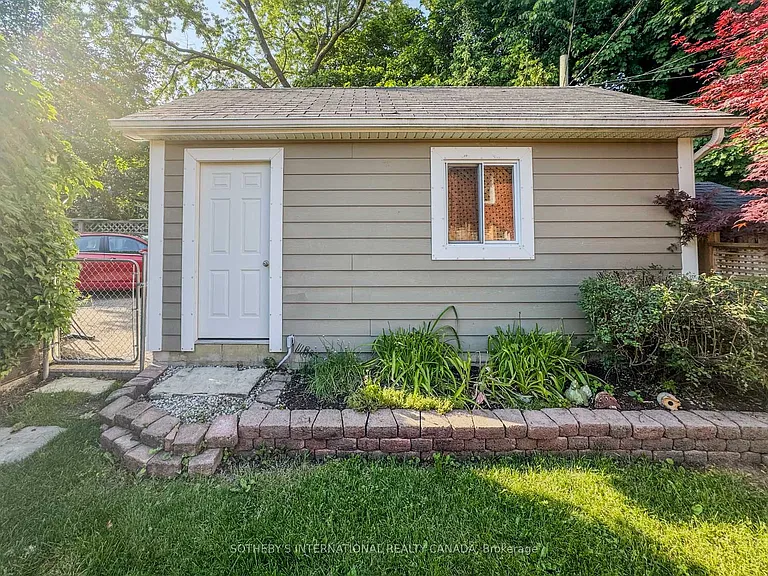 48 Lawrence Ave W — Photo 21
