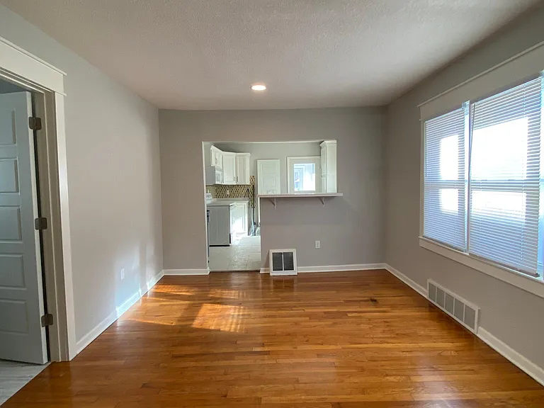 2109 Clay St — Photo 5