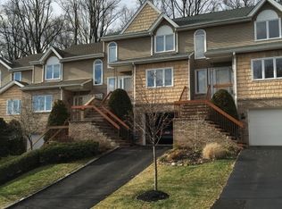 64 Edgefield Dr, Morris Plains, NJ 07950