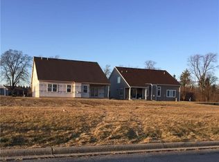 318 River Bend Ln, Maumee, OH 43537