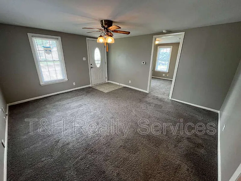 1008 E Wheeler St — Photo 2