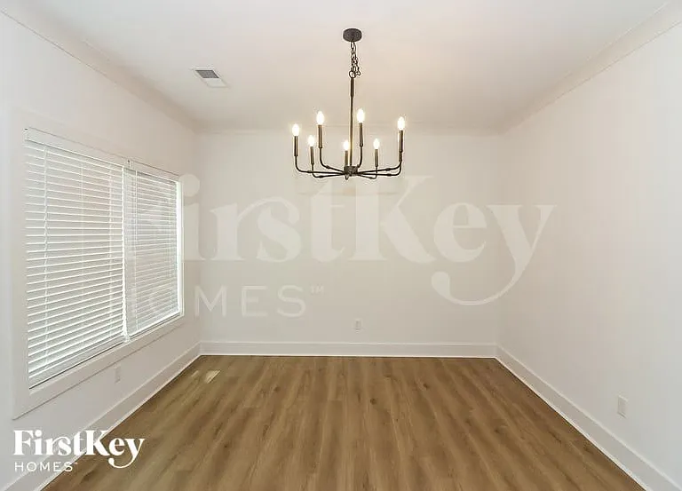 4979 Wilburn Ave — Photo 4