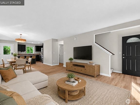 5th image of 1307 E 67th
