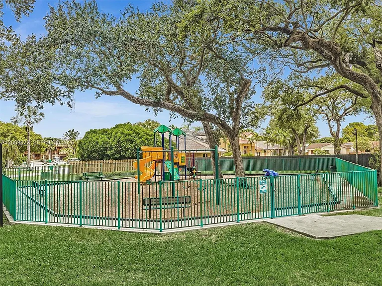 7457 SW 112th Pl — Photo 50