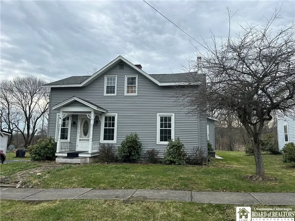 851 Mill Rd, Jamestown, NY 14701