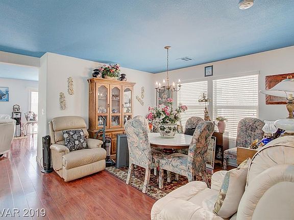 5th image of 61 Foxworth Ct