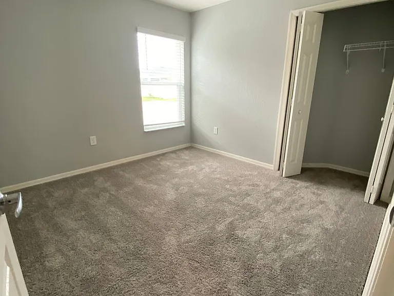 595 Lorient Dr — Photo 8