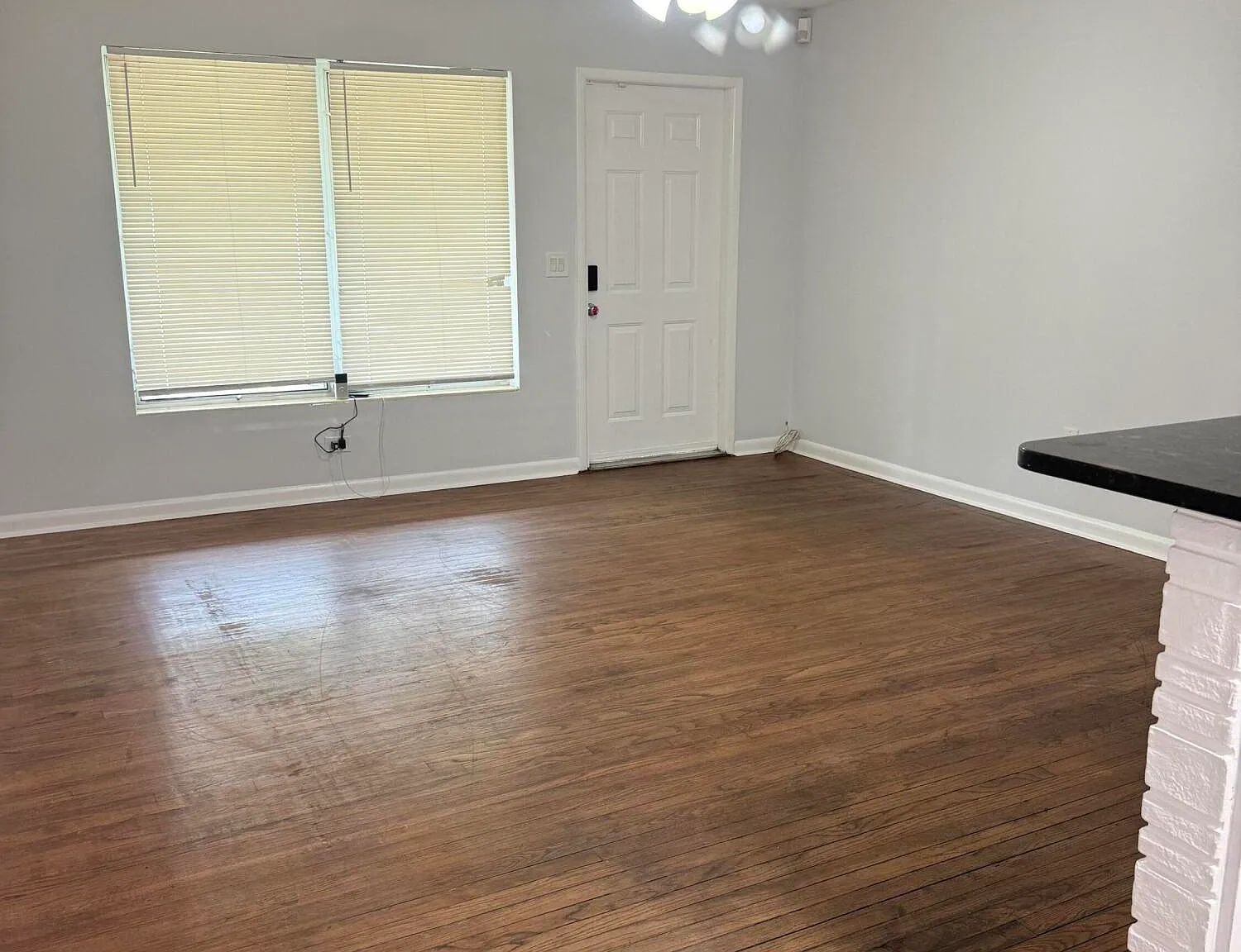3 bed, 2.0 bath, 1109 sqft, $3,000 — Photo 2