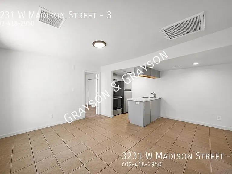 3231 W Madison St #3 — Photo 5