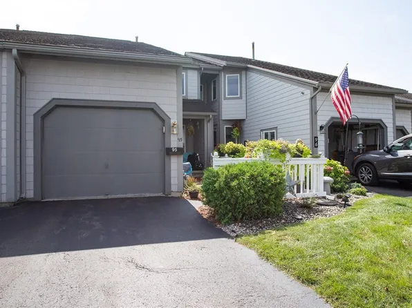 95 Midlake Cir, East Syracuse, NY 13057