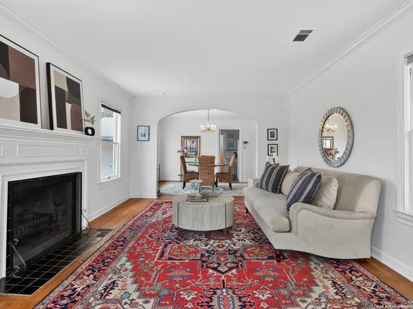 123 E Elmview, Alamo Heights, TX 78209