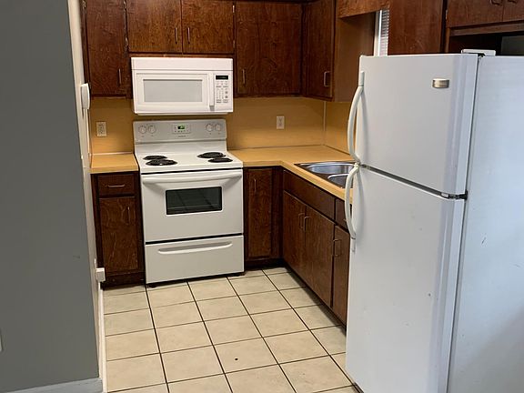 4th image of 15 Ponderosa Dr #A