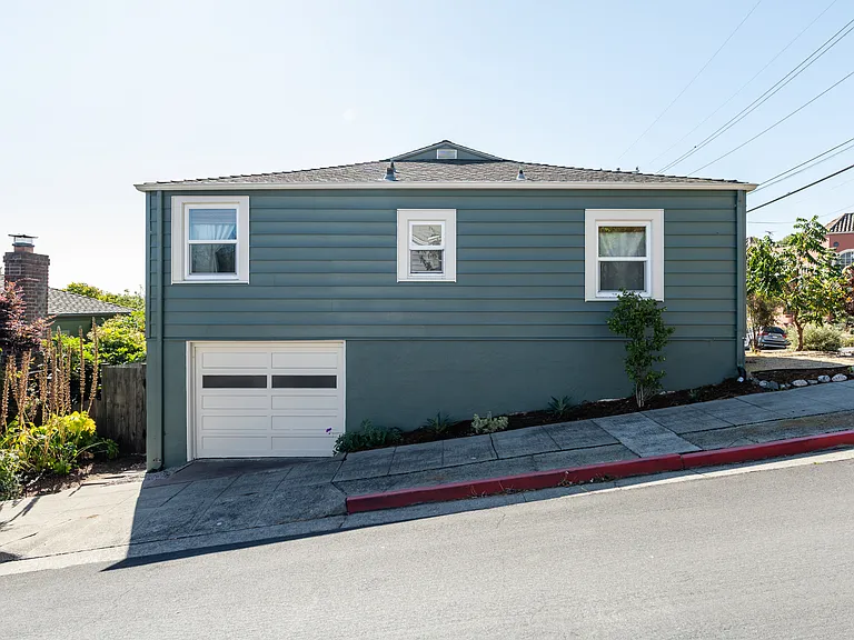 801 Cerrito St — Photo 15