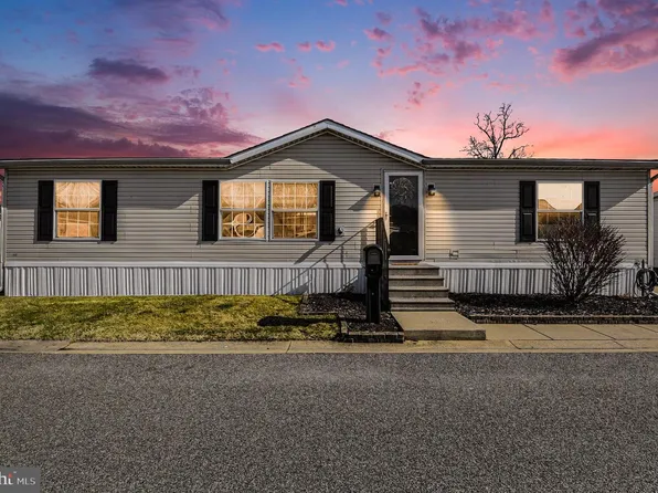 211 Kerria Ln, Middle River, MD 21220