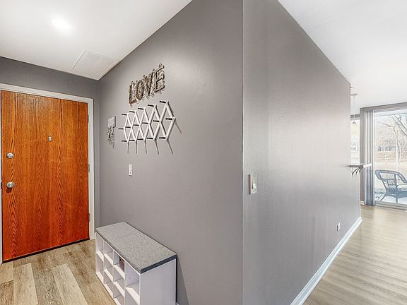 3rd image of 6018 E Lake Dr APT 1D