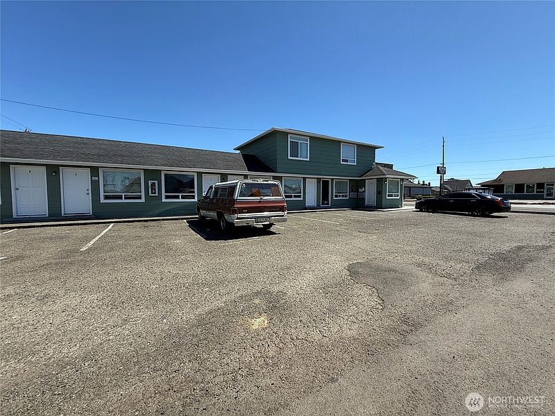 4th image of 2320 Simpson Avenue