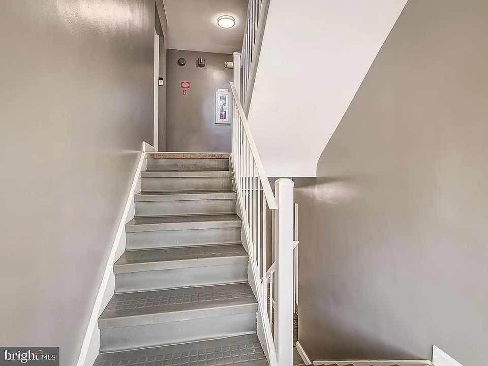2nd image of 750 Barnaby St SE APT 301
