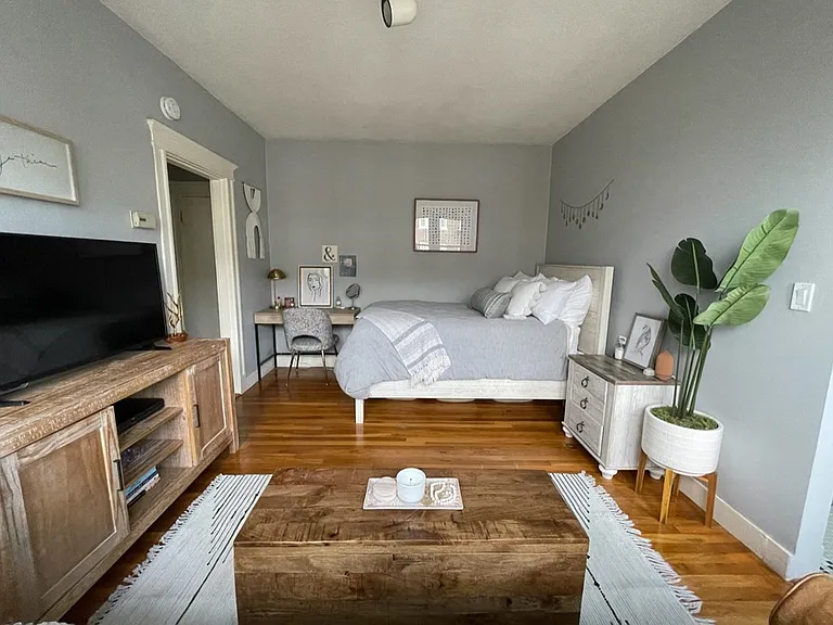 1625 Commonwealth Ave #20 — Photo 2