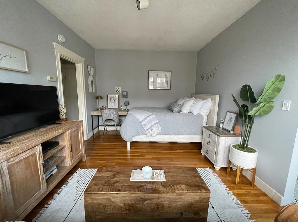 Photo 2 of 13 - 1625 Commonwealth Ave #20 - Brighton, MA Building Photo - 1625 Commonwealth Ave #20