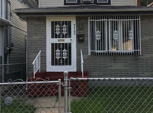9460 199th St, Hollis, NY