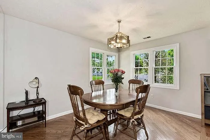 100 Elm Tree Ln — Photo 12