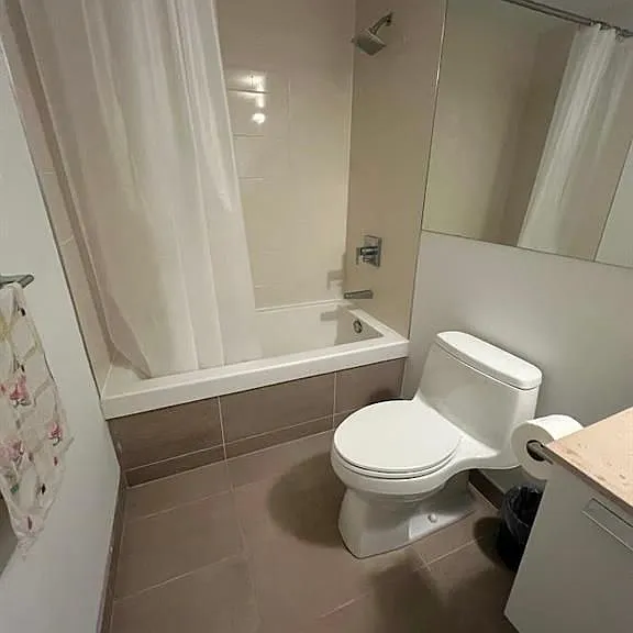 28 Wellesley St E #605 — Photo 16