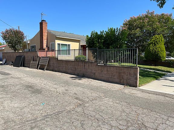 5th image of 1120 N Griffith Park Dr