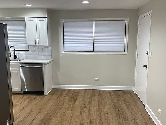 4th image of 5973 N Northwest Hwy APT 1C