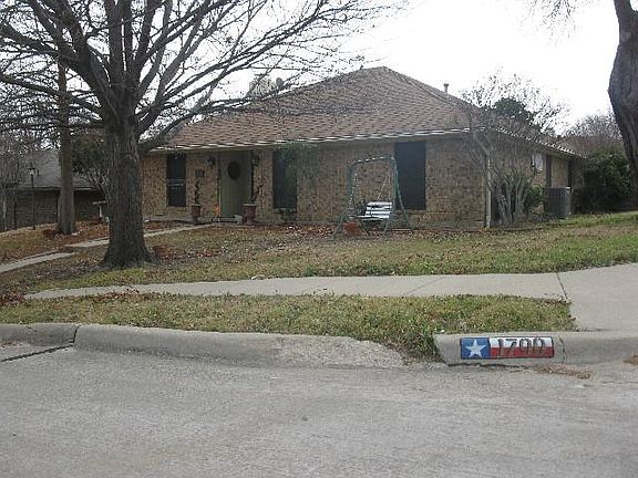 3rd image of 1700 Saint James Dr
