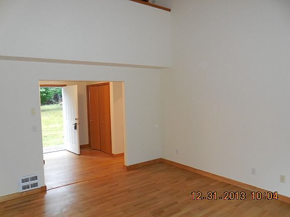 5th image of 373 Forest Glen Ln