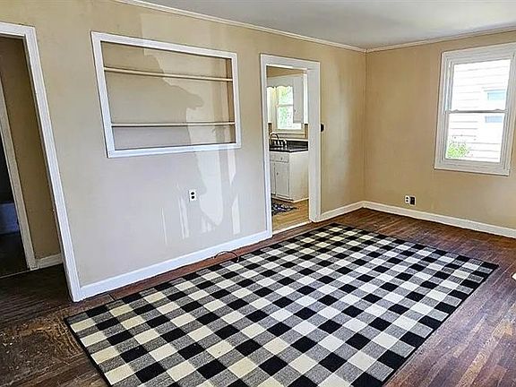 2nd image of 138 Harris Pl