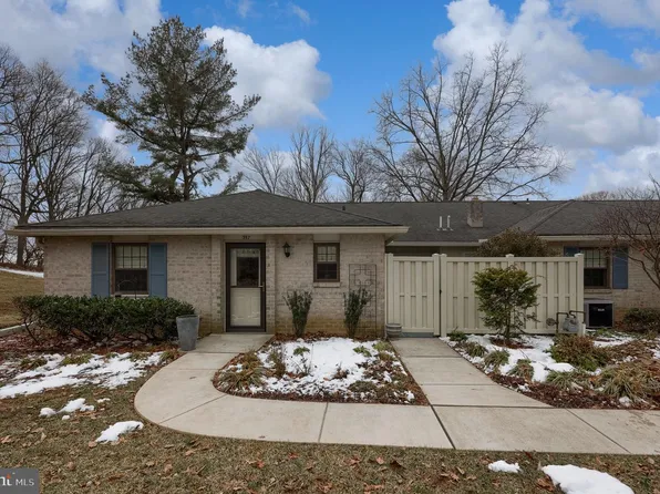 357 Valleybrook Dr, Lancaster, PA 17601
