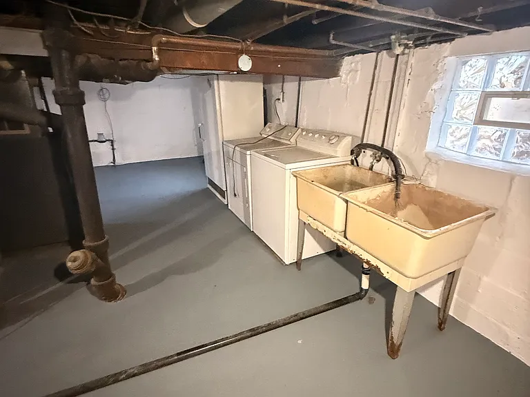621 Morgan Ave — Photo 12