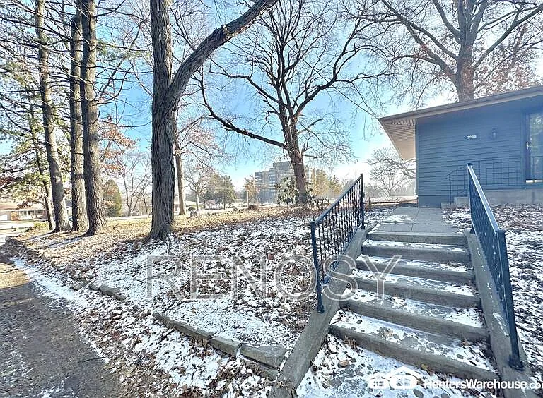 3006 Fleur Dr — Photo 28
