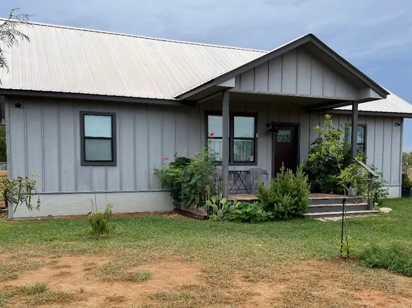 675 County Road 1629, Moore, TX 78057